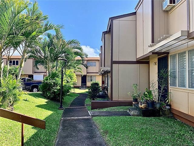 2nd image of 98-1381 Hinu Pl #63
