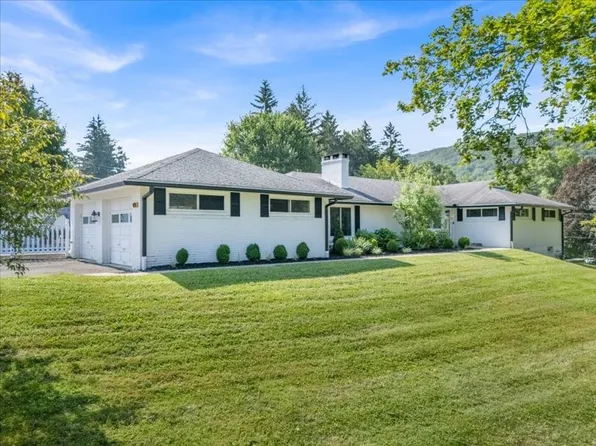 401 W Benita Blvd, Vestal, NY 13850