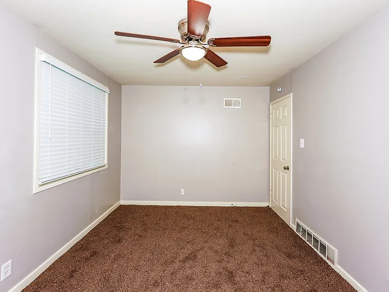 700 Robison Dr — Photo 10