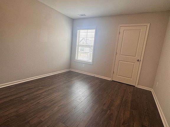 3rd image of 5619 Parkview Ln