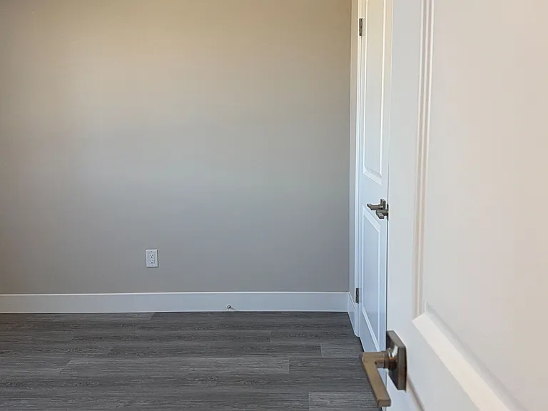 25 Alexandria Ave — Photo 10