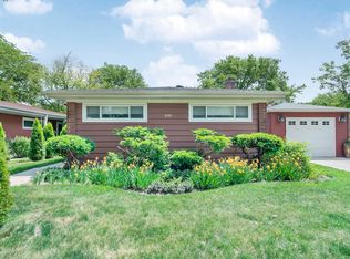 2131 Old Glenview Rd, Wilmette, IL 60091
