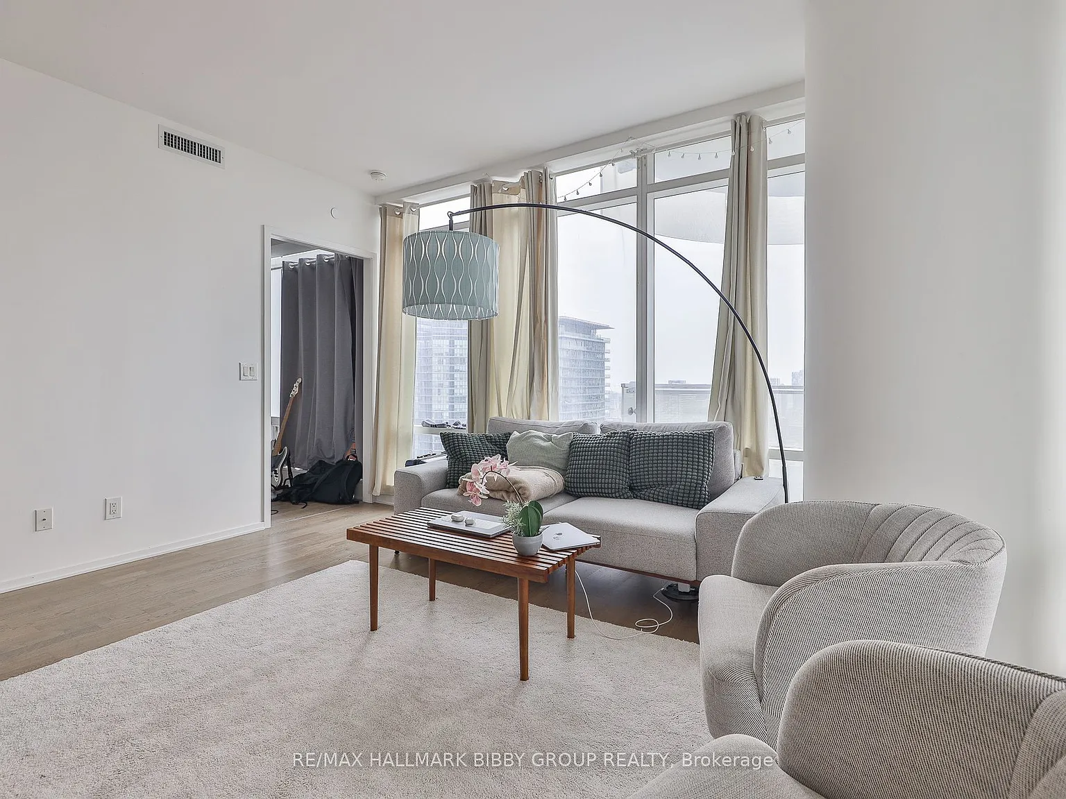 2 bed, $3,800 — Photo 3