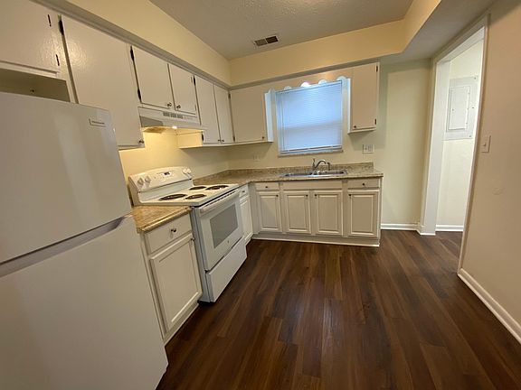 4th image of 1312 W Town St