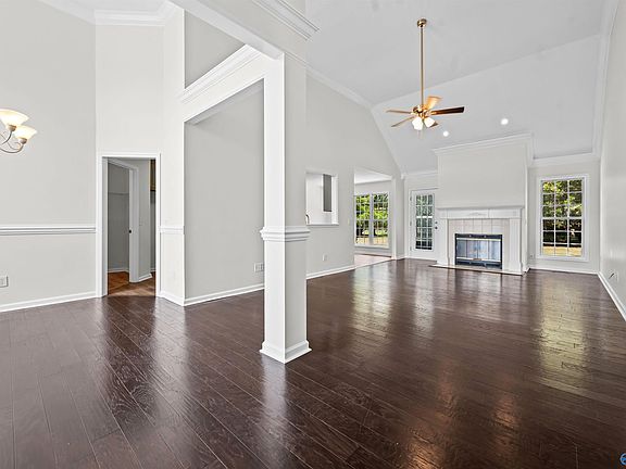 4th image of 103 Saddle Cove Ct