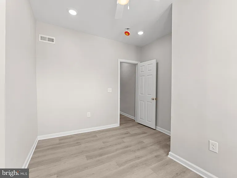 3010 Emerald St — Photo 15