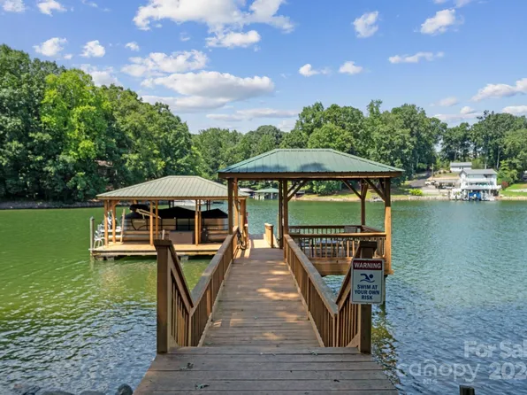 4500 Red Hill Cir, Denver, NC 28037