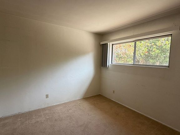 5th image of 919 Stratford Ct