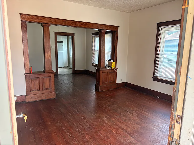 515 W Woodland Ave — Photo 3
