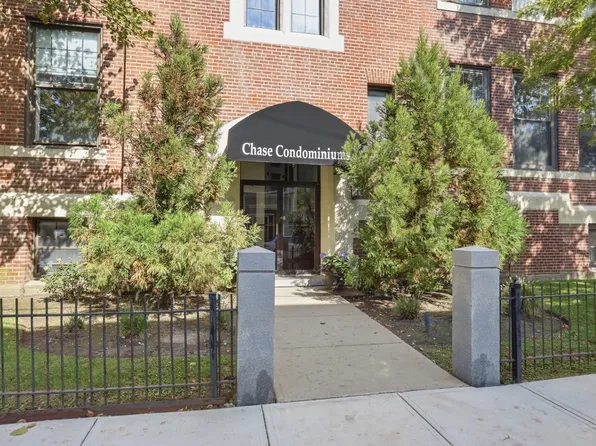 15 Ocean Ave APT 206, Winthrop, MA 02152