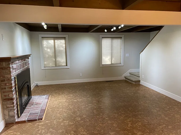 680 Taylor Way — Photo 7
