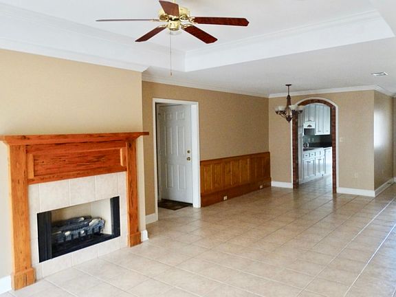 5th image of 128 Erika Dr