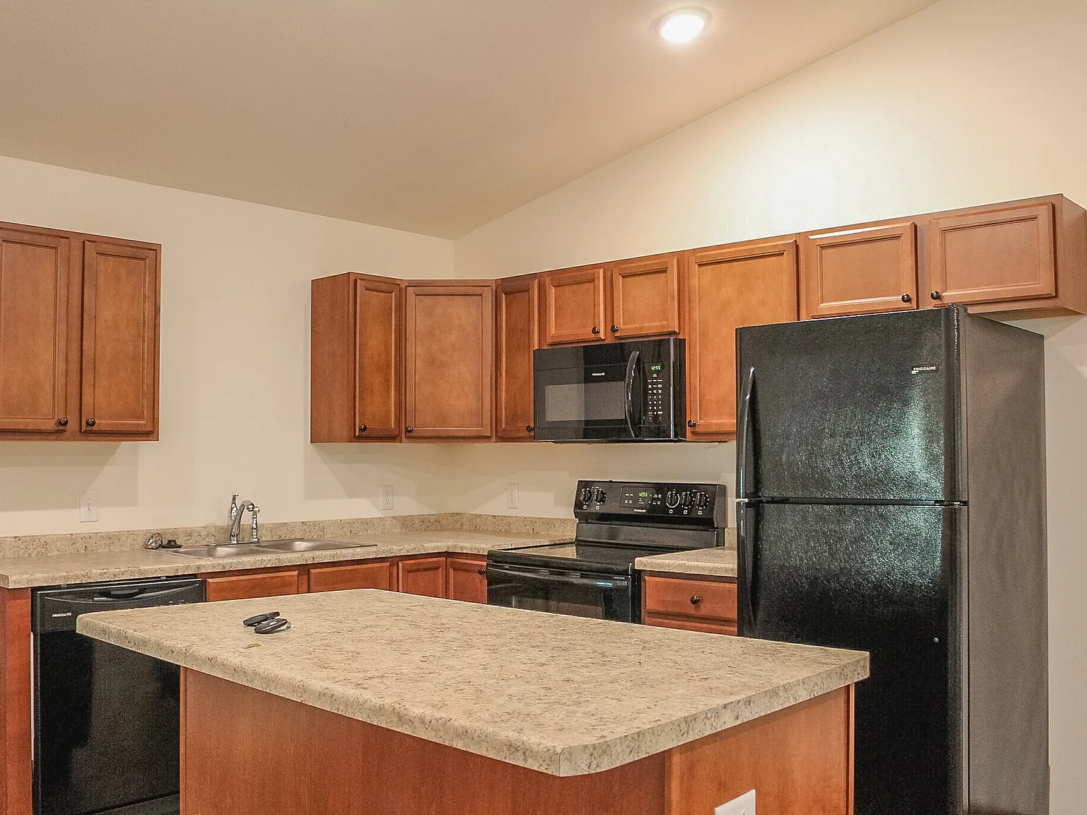1223 Salem Drive - 1 — Photo 2