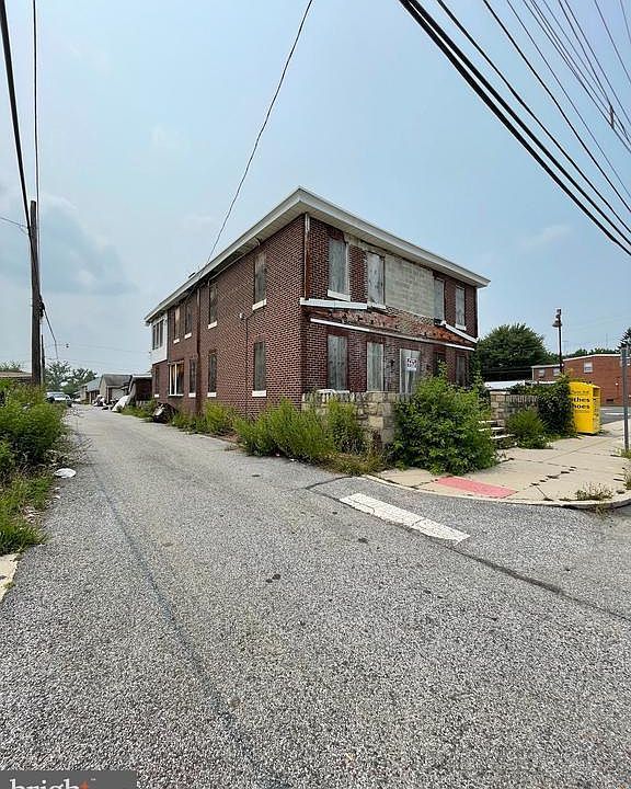 2nd image of 318 Highland Ave