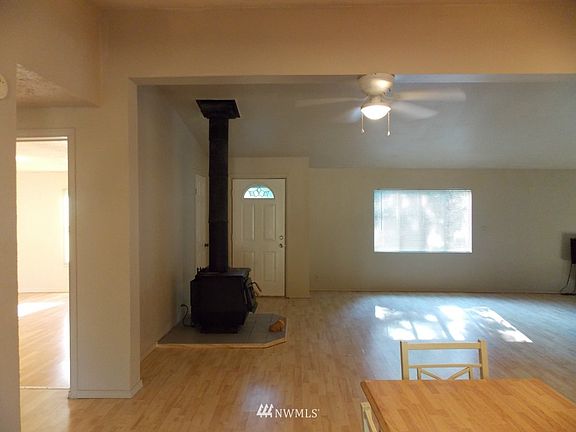5th image of 15209 Palmer Lane S