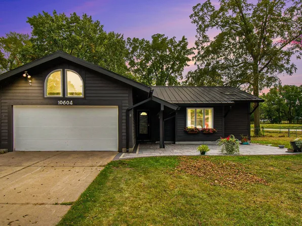 10604 Cottage Grove Dr, Middlebury, IN 46540