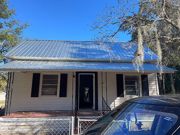 2nd image of 773 NW Dixie Ave