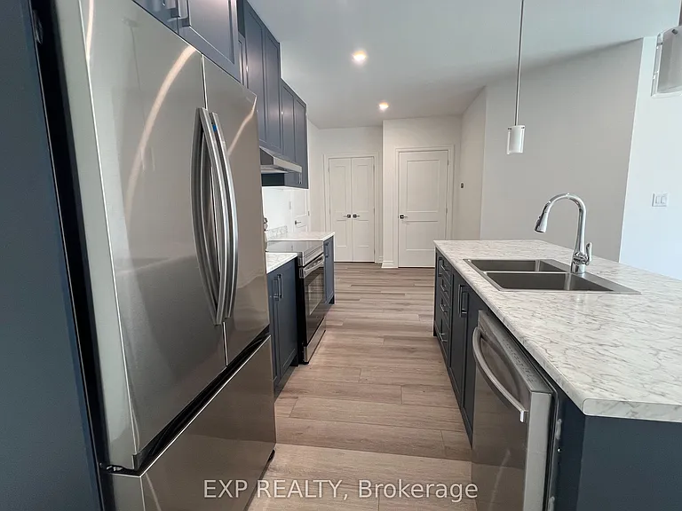 7532 Splendour Dr #MAIN — Photo 9