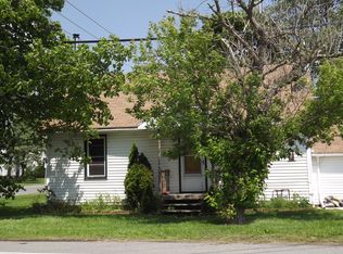 3204 Lockport Rd, Sanborn, NY 14132