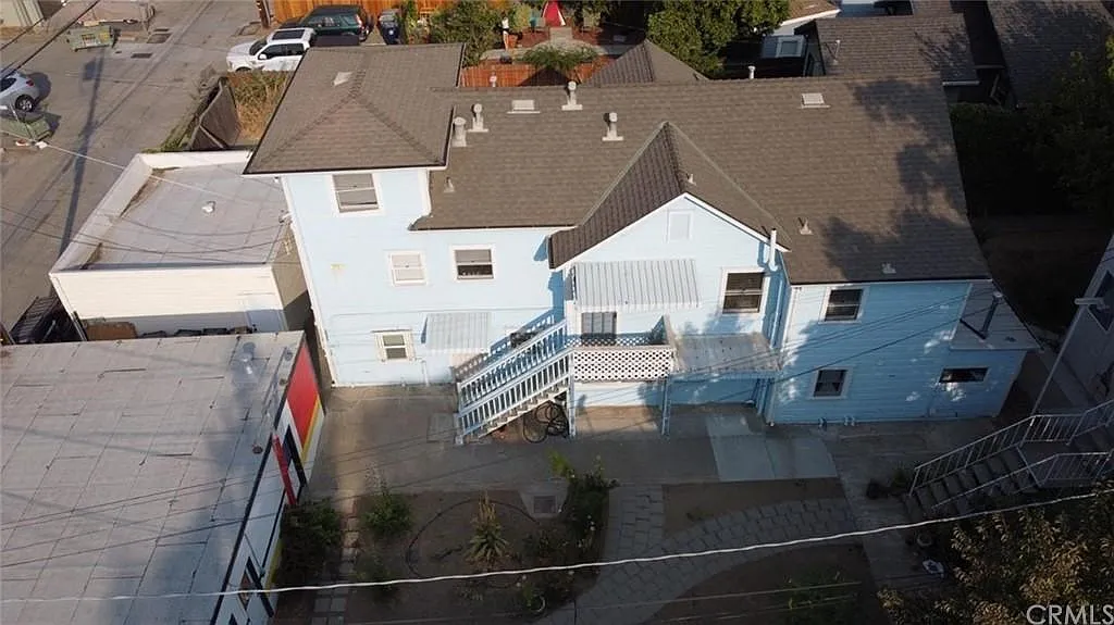 1 bed, 300 sqft, $1,300 — Photo 4