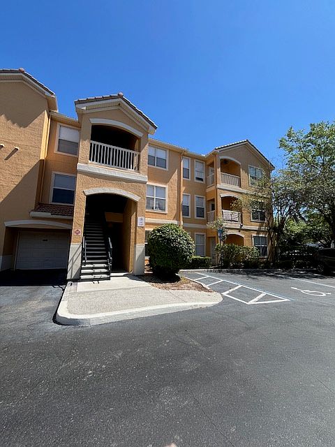8842 Villa View Circle #305 
3rd Floor 2 bedroom, 2 bath