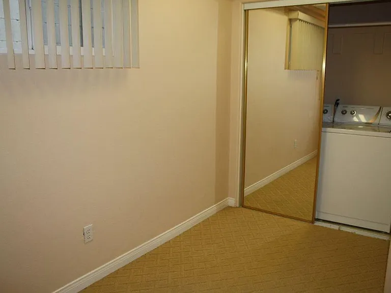 5242 Vesper Ave — Photo 7