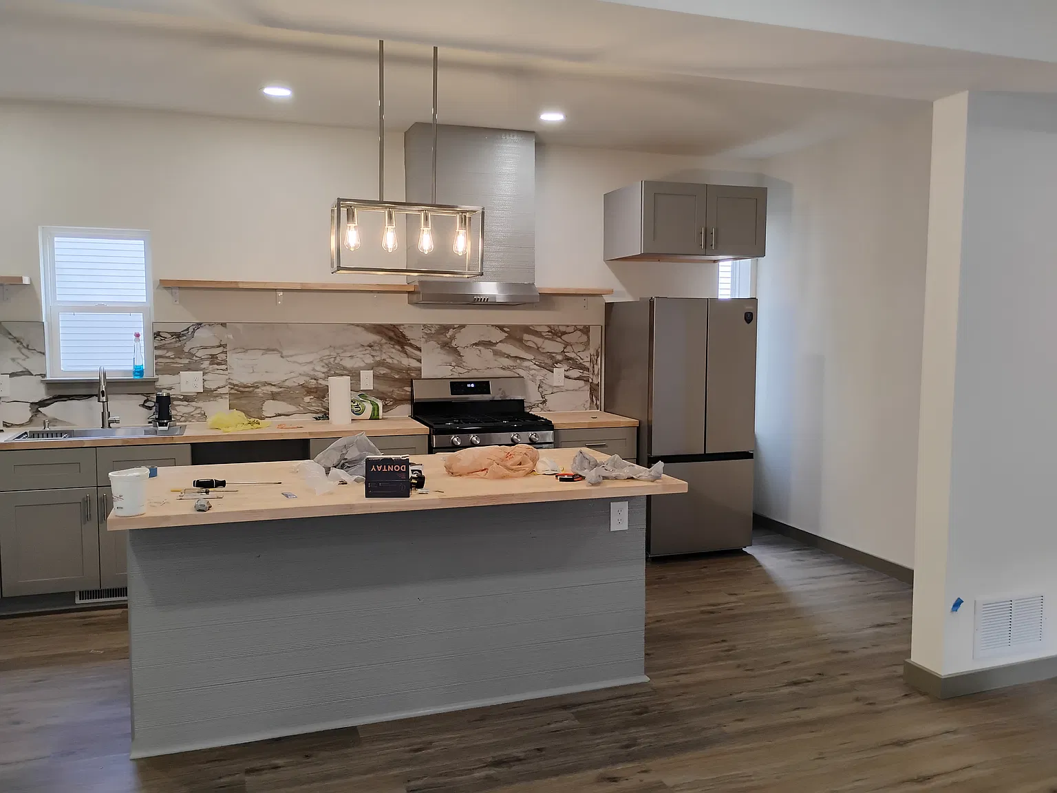 3 bed, 1400 sqft, $2,000 — Photo 1