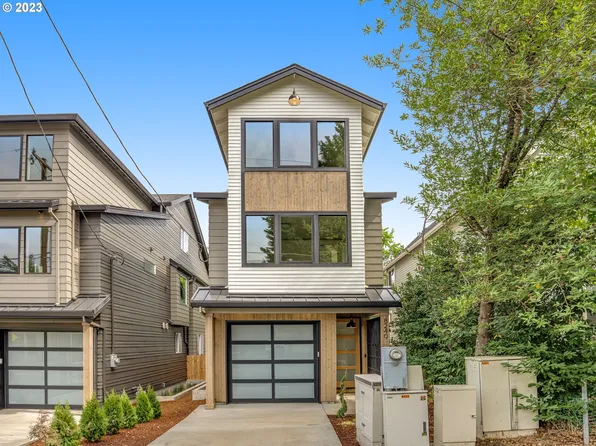 8240 SW 46th Ave, Portland, OR 97219