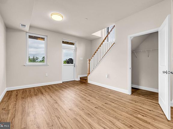 3rd image of 1129 Monroe Cir Unit A