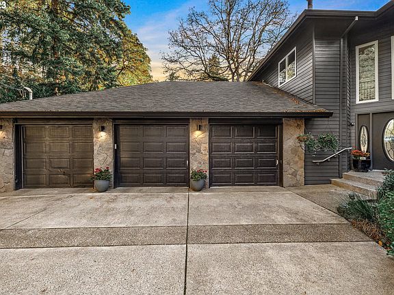 2nd image of 14225 SE Fairoaks Ln