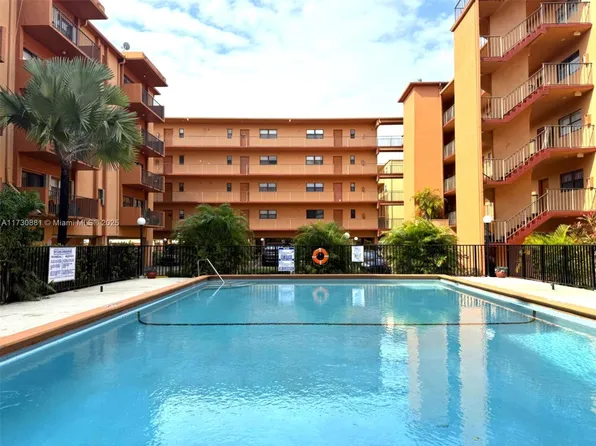 1800 W 54th St APT 409, Hialeah, FL 33012