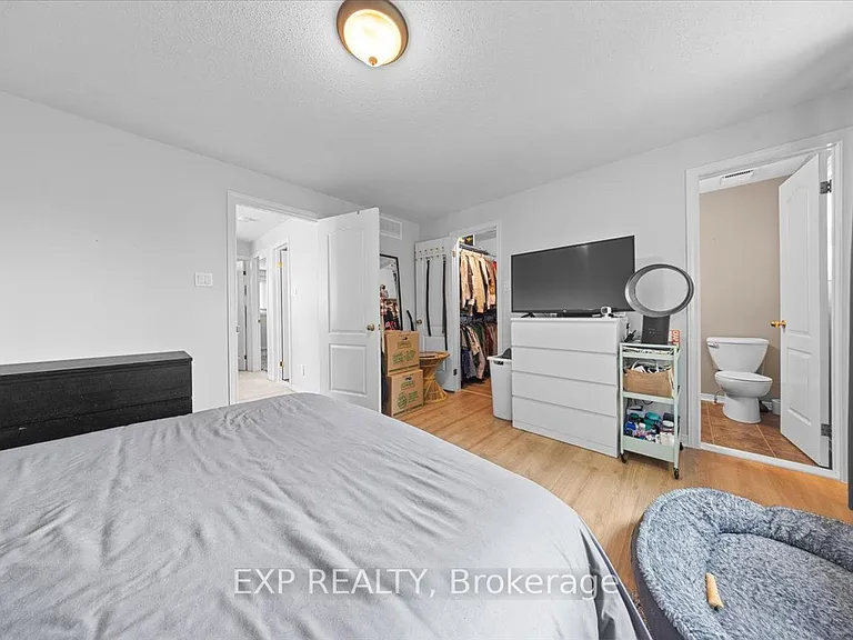 32 Flanders St — Photo 21