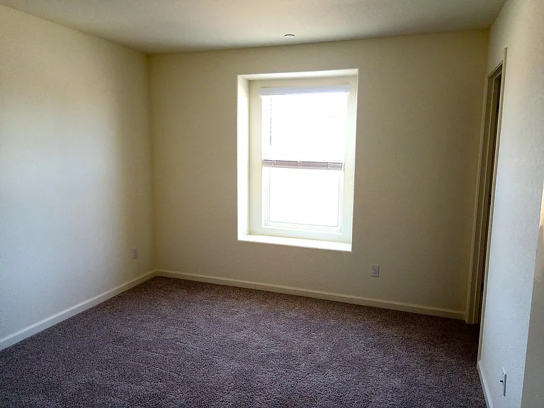 4244 Rutherford Ave — Photo 11