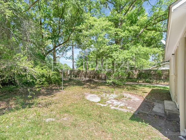 2314 Gill Rd — Photo 16
