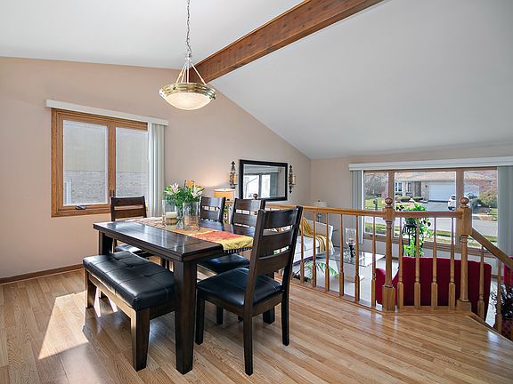 5th image of 4824 Meadow Lake Dr