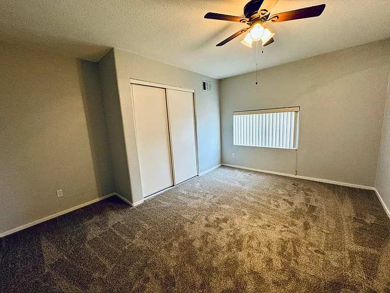 2581 Silver Shadow Dr — Photo 18