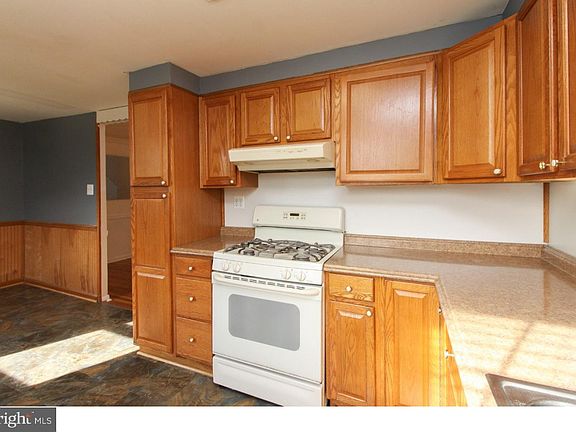 5th image of 12049 Templeton Dr