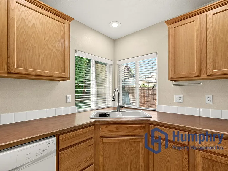 3527 E Hand Cart Ln — Photo 18