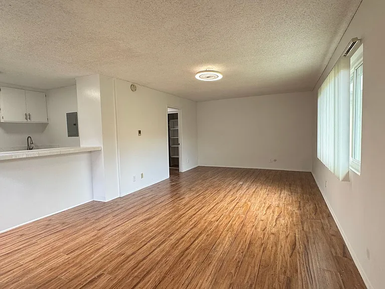 20353 Saticoy St — Photo 12