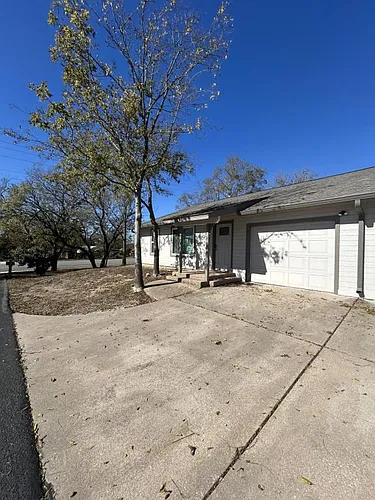 1029 N Water St Photo 1