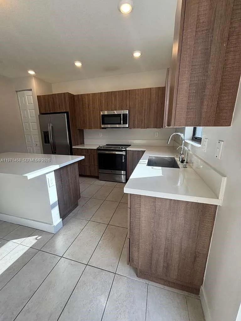 Building Photo - 8058 NW 105th Ct