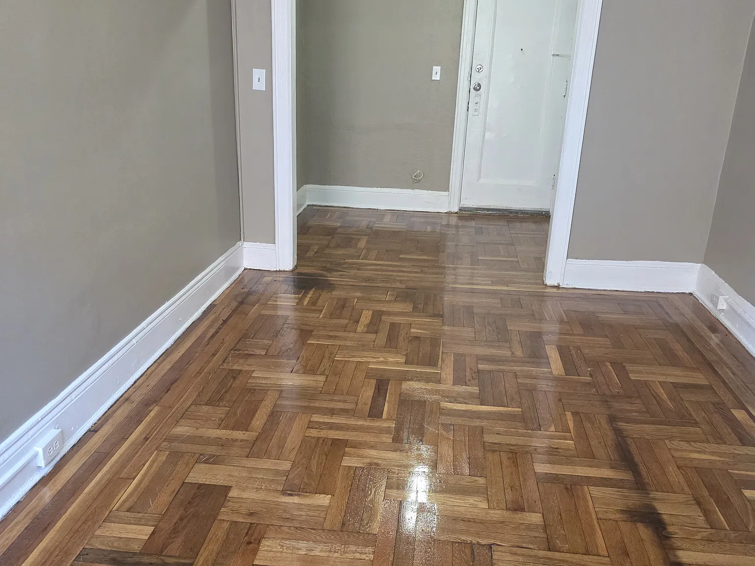 1 bed, 1000 sqft, $1,300 — Photo 4