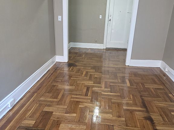 4th image of 40 Sanford Pl