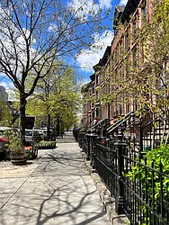 Rented by Gulia Wang, LREB