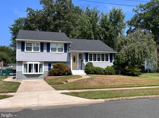 216 Fenimore Ln, Delanco, NJ 08075