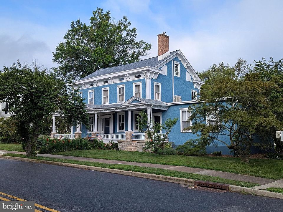 1st image of 302 S Main St
