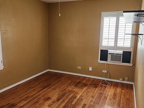 2nd image of 218 Harwood
