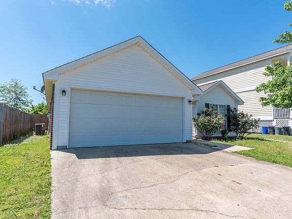 3rd image of 107 Tomlinson Dr