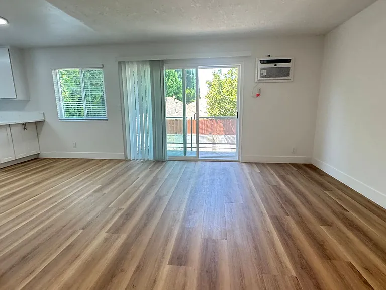 20317 Saticoy St — Photo 48