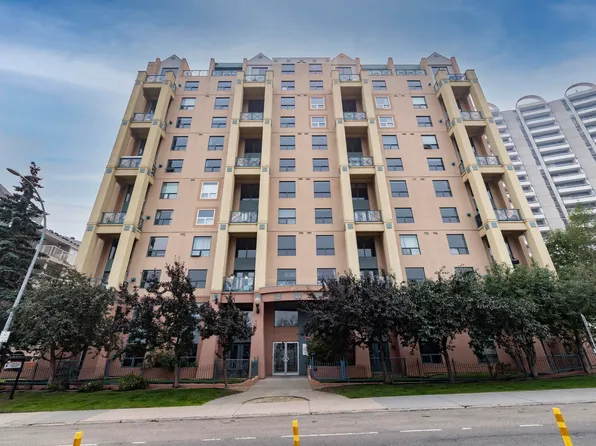 10855 Saskatchewan Dr NW #102, Edmonton, AB T6E 6T6